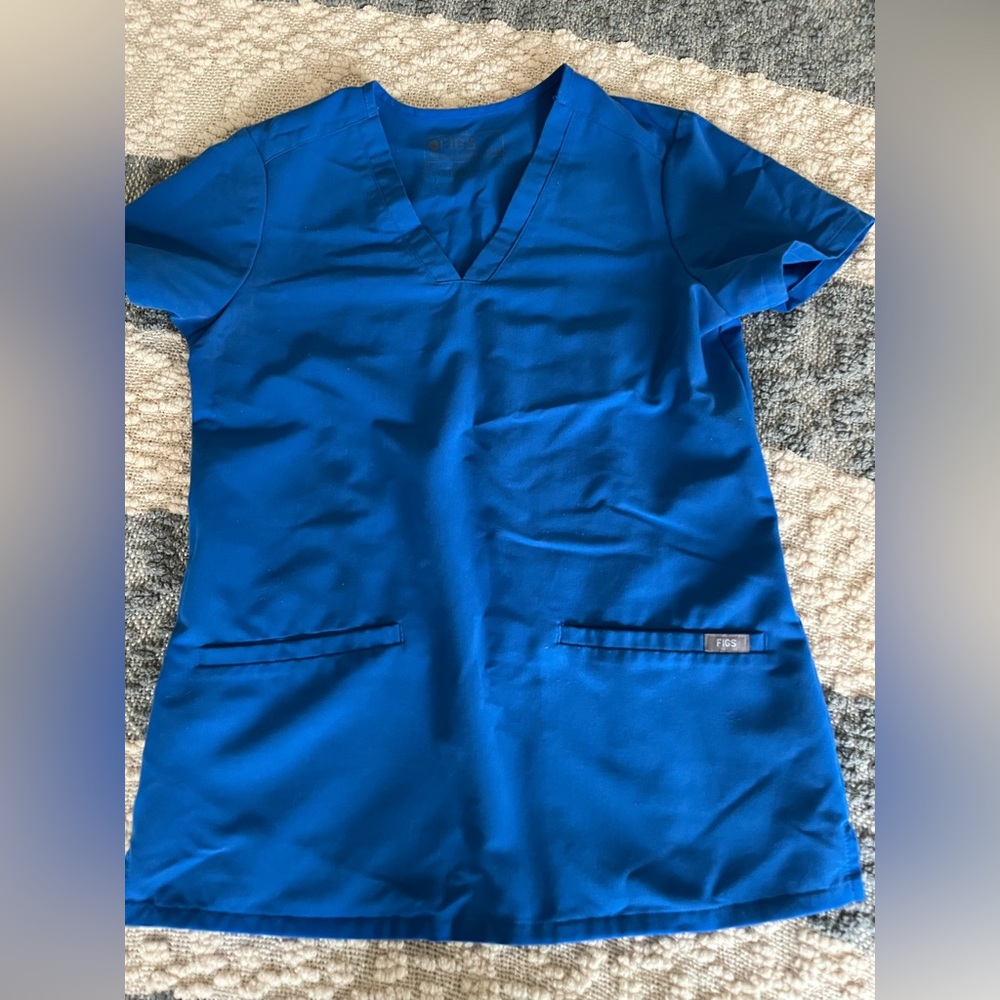 Figs XXS royal blue three pocket top